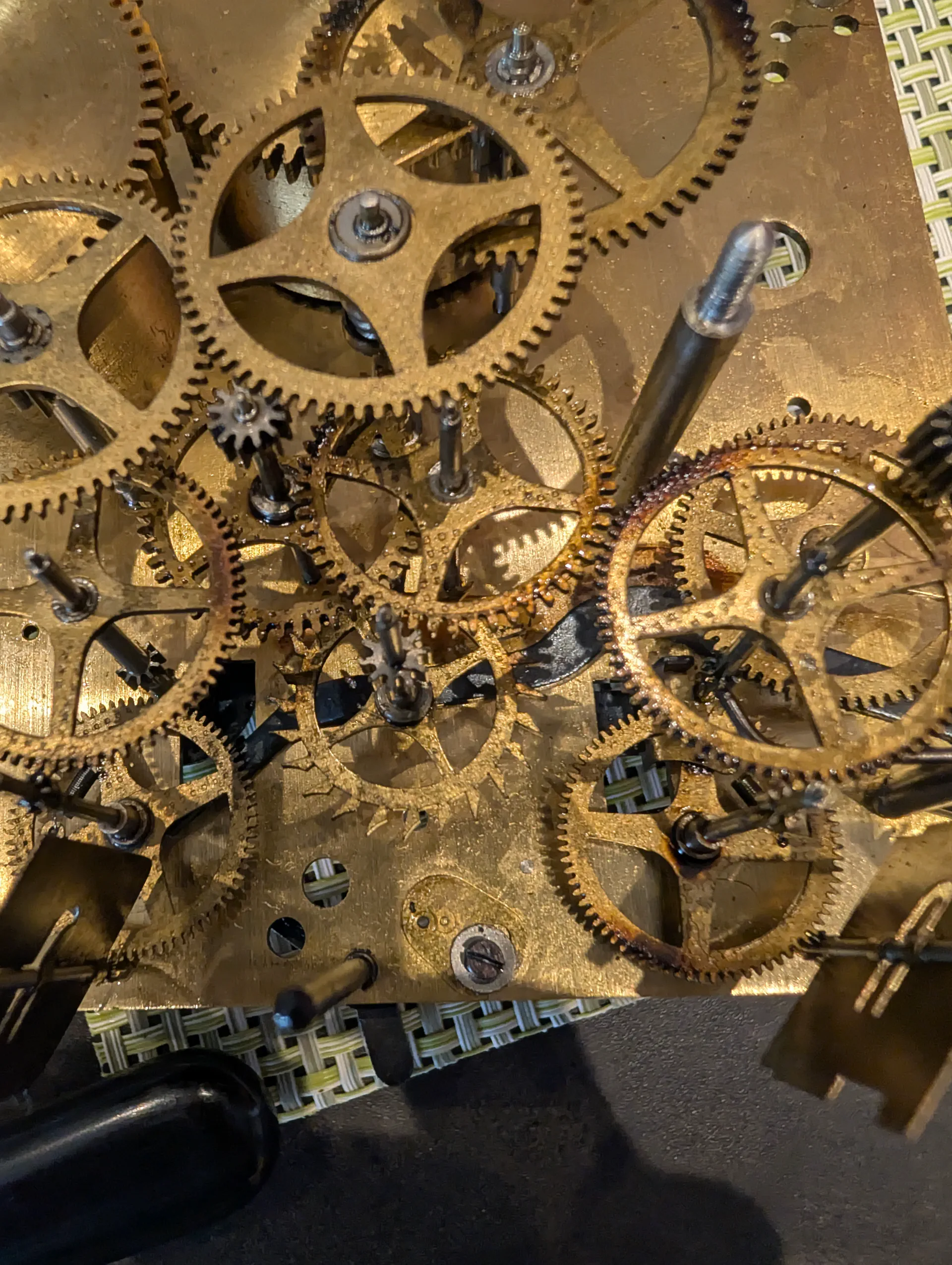 Atomisation d'une pendule westminster